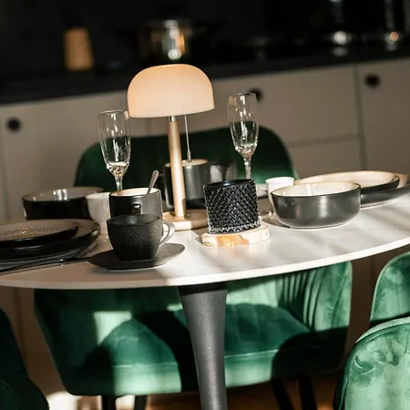 Boutique-studio I Zentral I Parkplatz I Waschtrockner I Inkl Aktivcard - 130 Gratis-erlebnisse Lägenhet